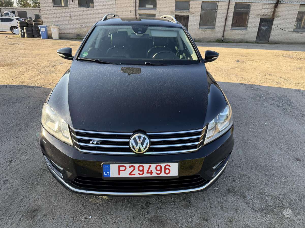 Volkswagen Passat 2012 — салон