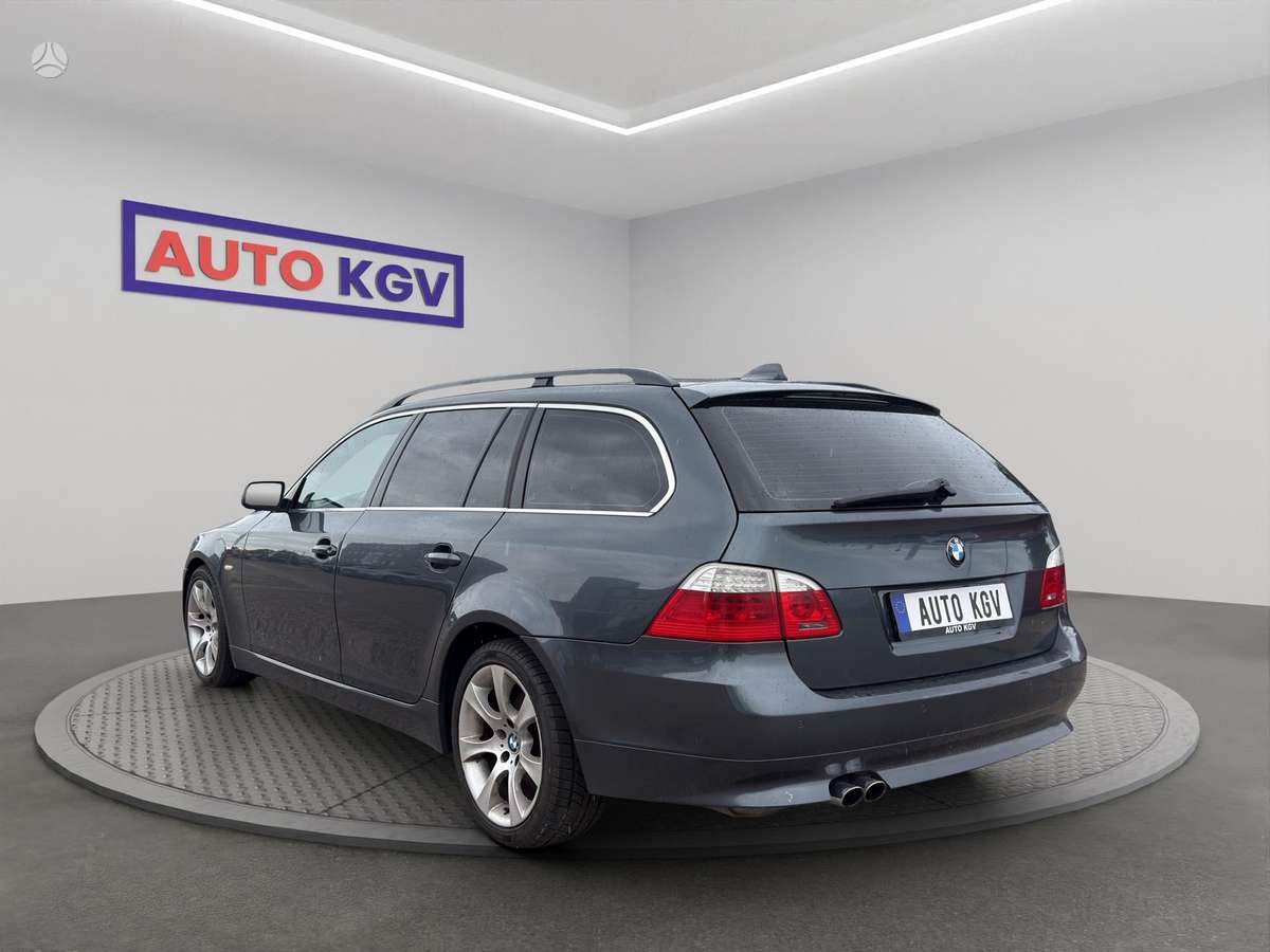 BMW 530 2008 — interior