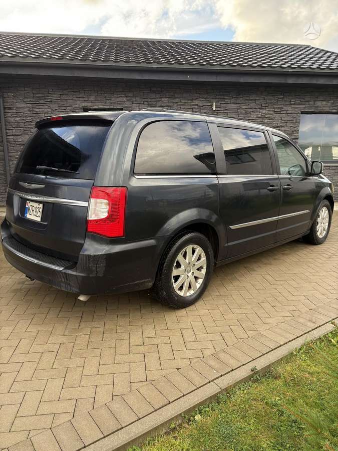 Chrysler Town 2013 — салон