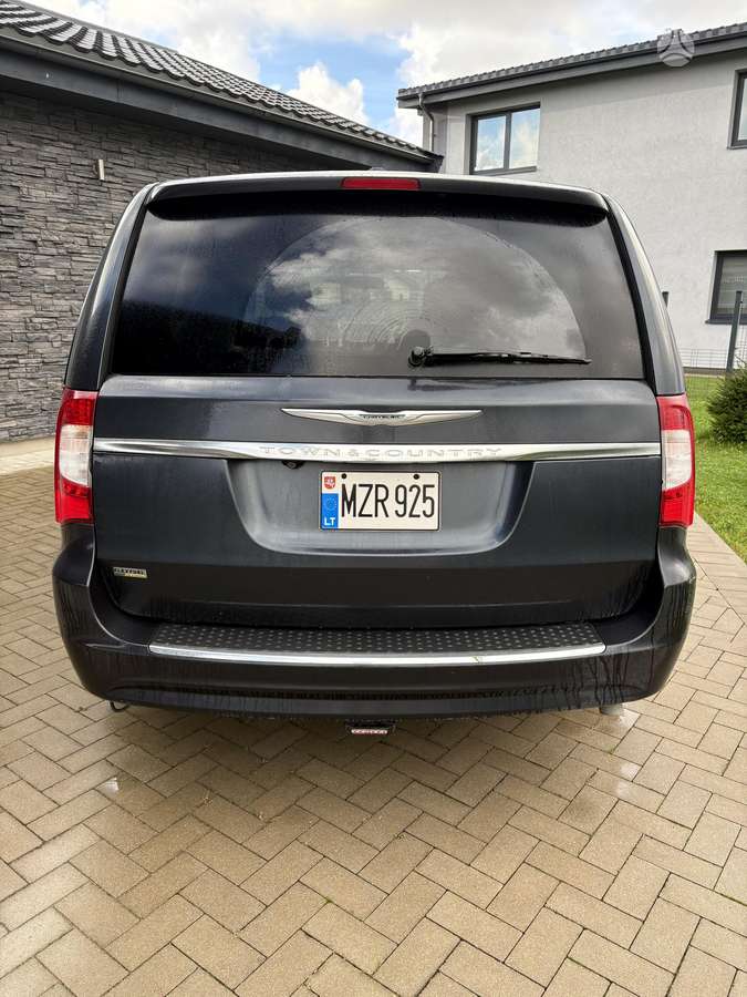 Chrysler Town 2013 — двигун 3604 cm³, 287 HP (211kW)