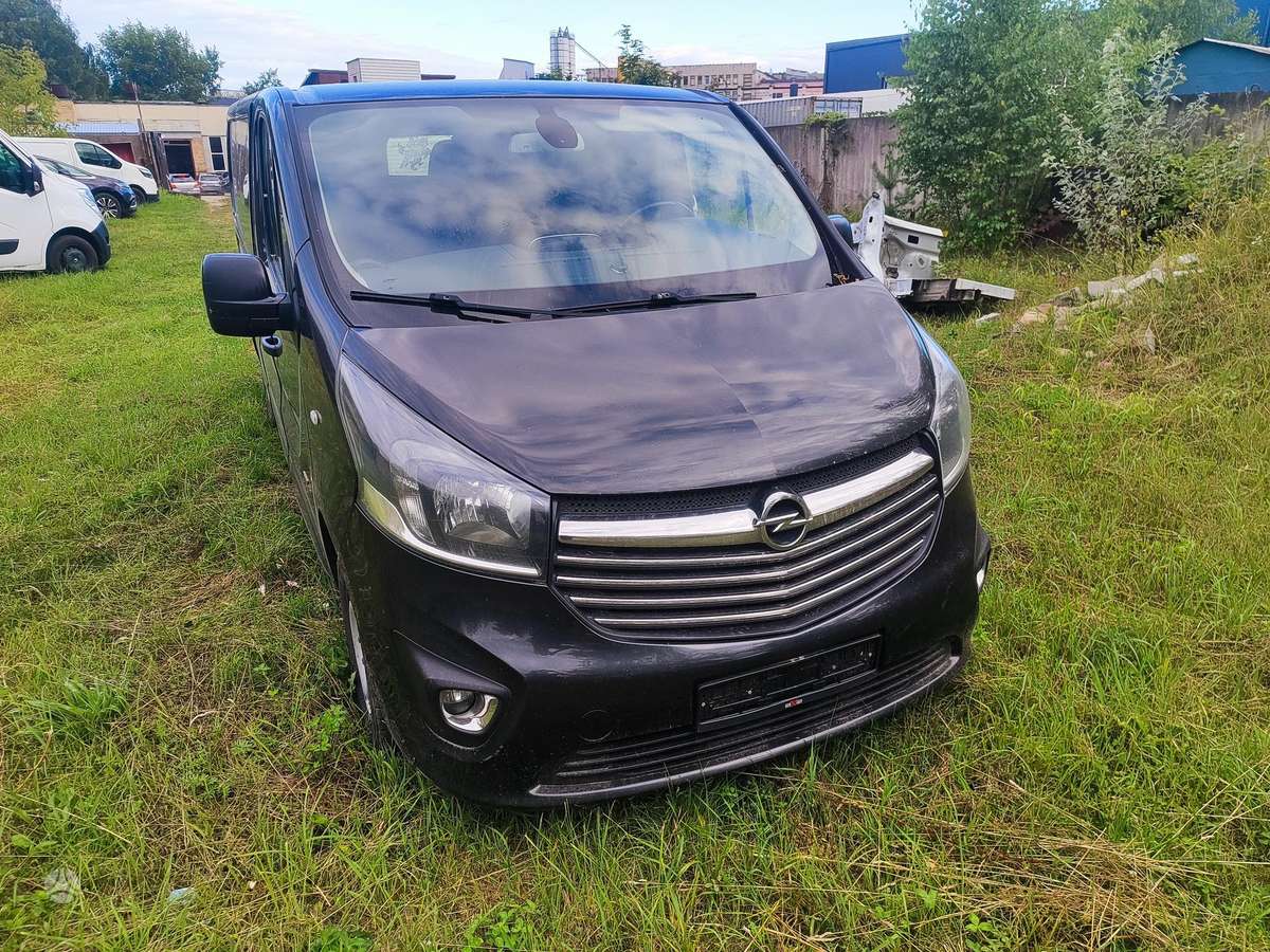 Opel Vivaro 2015 — вигляд ззаду