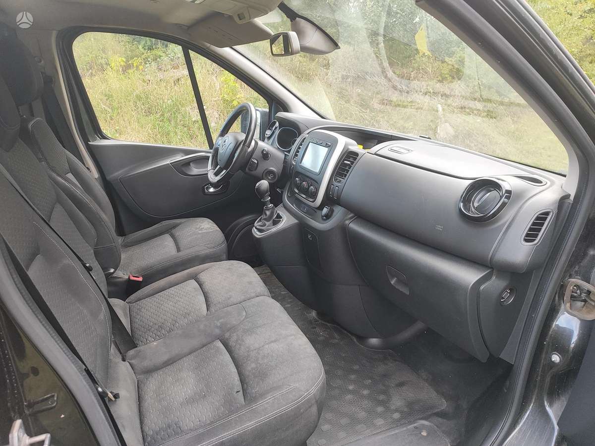 Opel Vivaro 2015 — фото 6