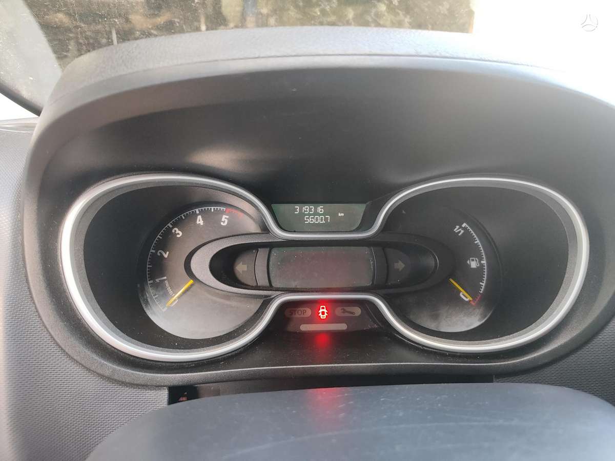 Opel Vivaro 2015 — фото 7