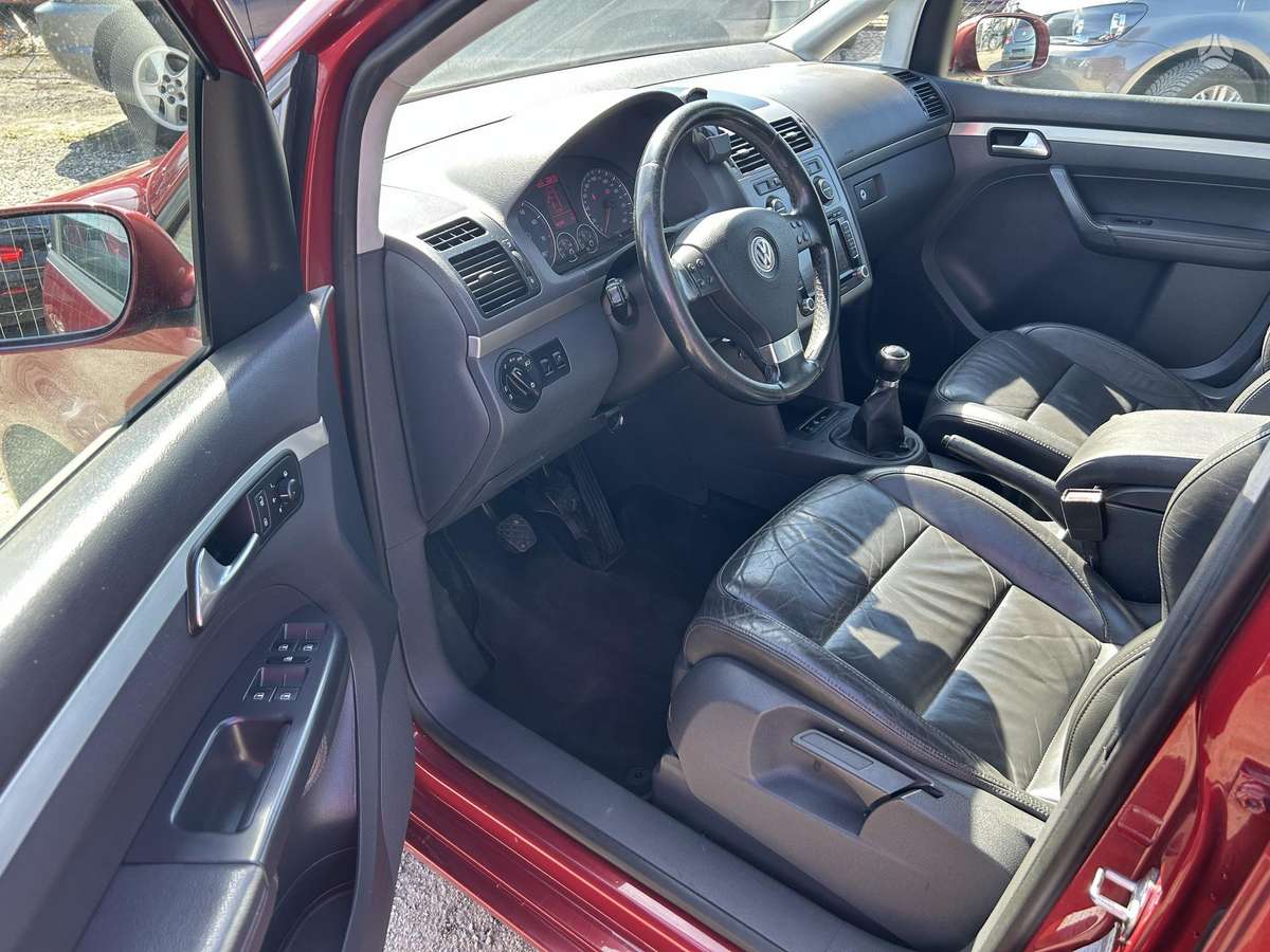 Volkswagen Touran 2007 — photo 11