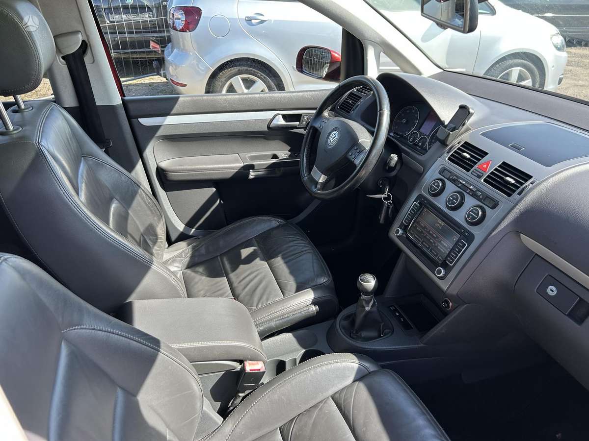 Volkswagen Touran 2007 — photo 12