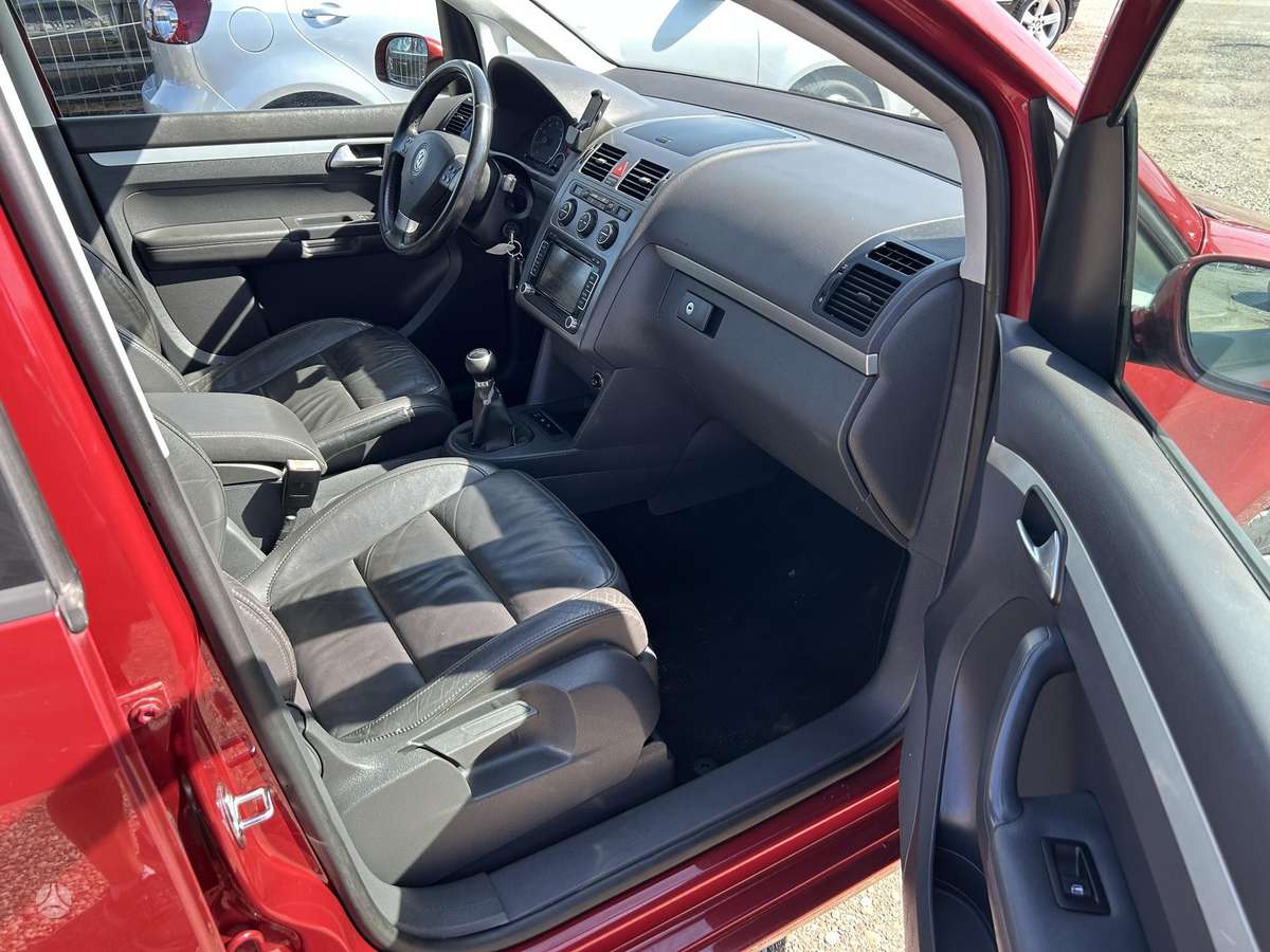 Volkswagen Touran 2007 — photo 14