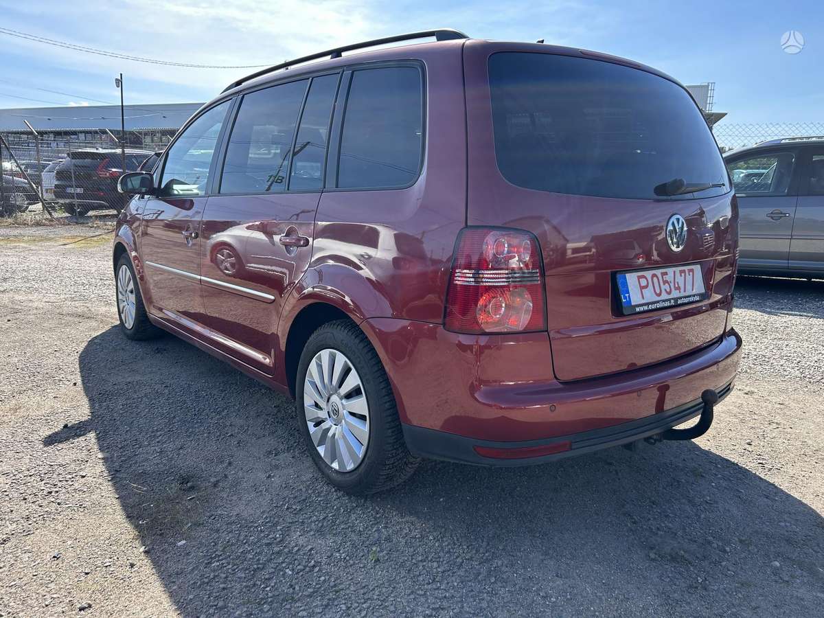 Volkswagen Touran 2007 — rear view