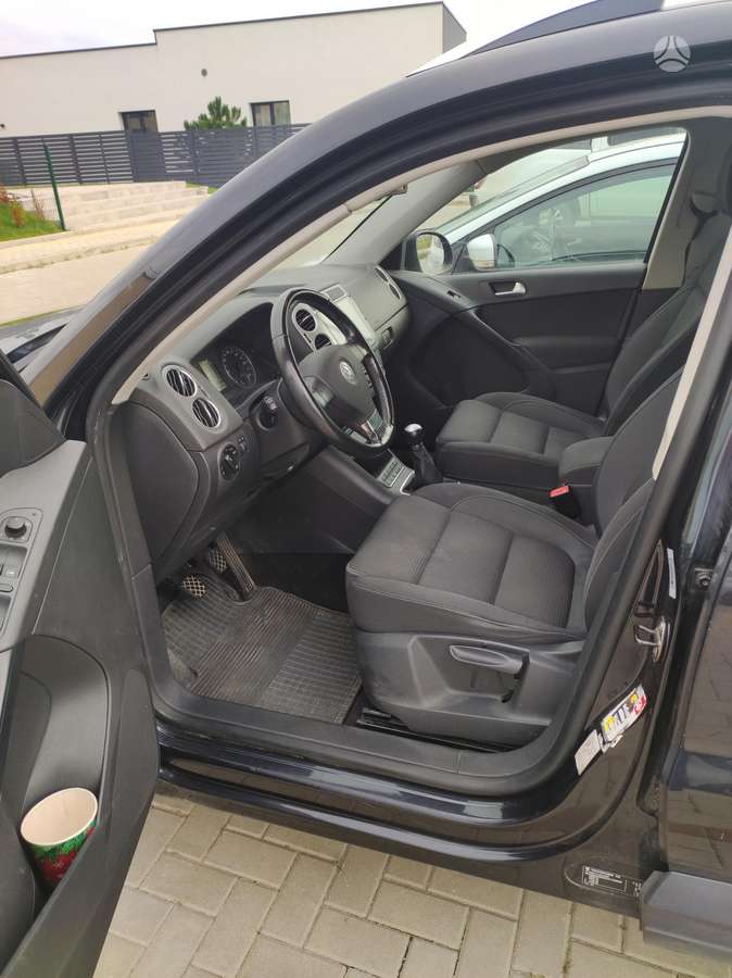 Volkswagen Tiguan 2010 — photo 9