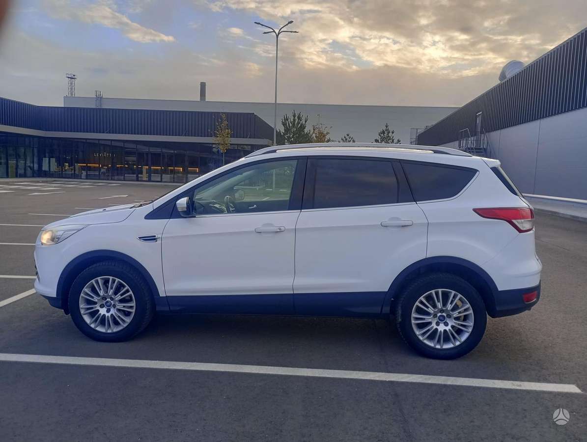Ford Kuga 2013 — фото 10