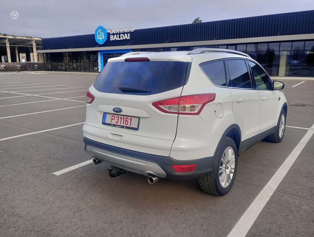 Ford Kuga 2013 — салон