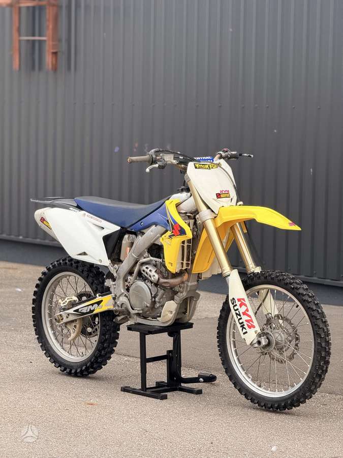 Suzuki RMZ 2013 — engine 450 cm³, 60 HP (44kW)