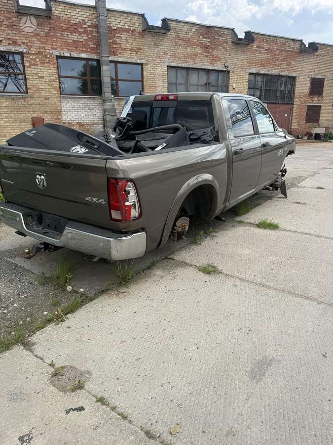 Dodge Ram 2014 — салон