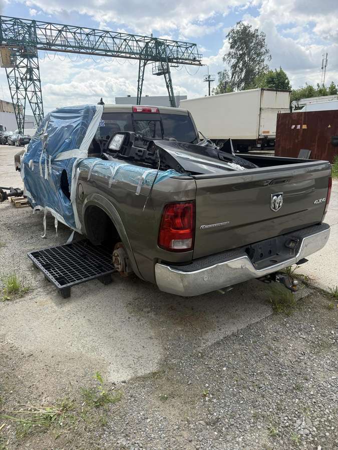 Dodge Ram 2014 — двигун 5700 cm³, 401 HP (295kW)