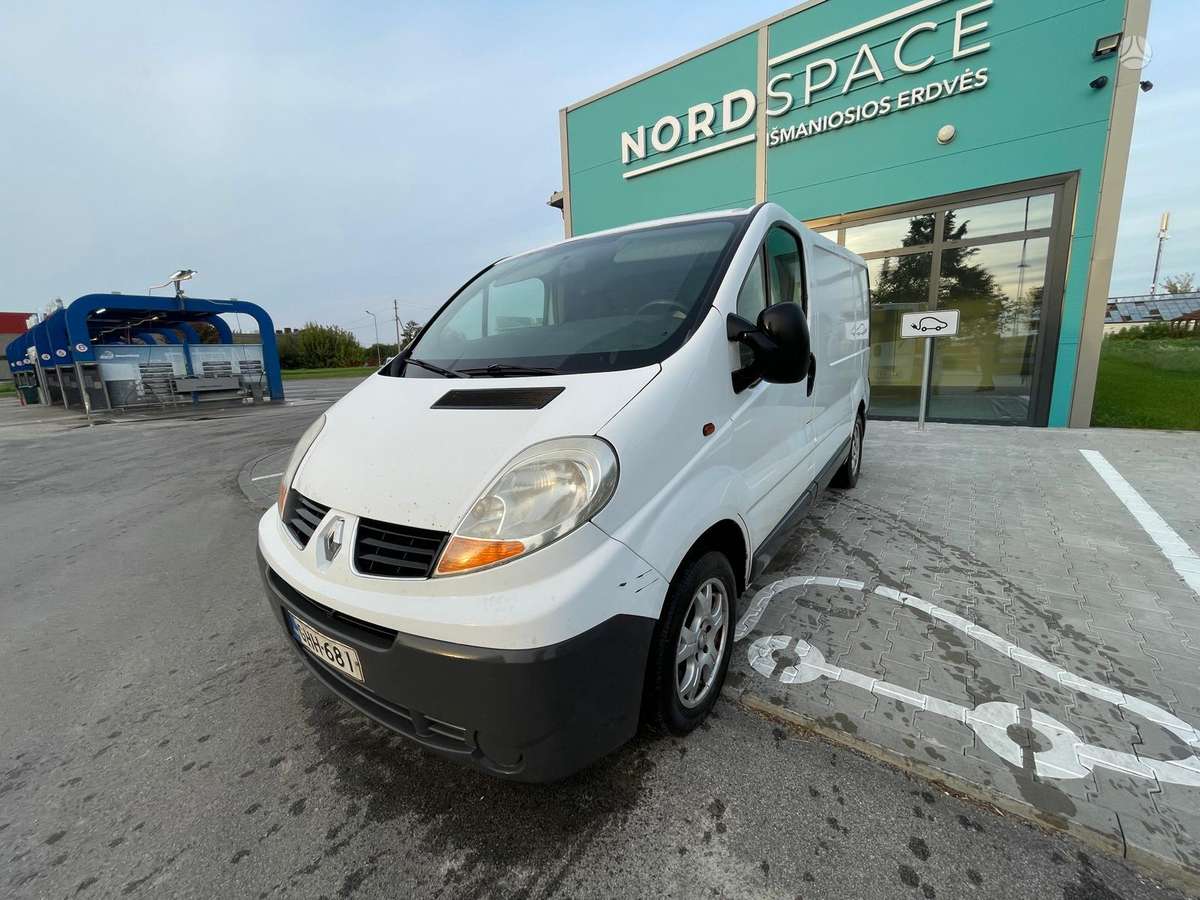 Renault Trafic 2007 — вигляд ззаду