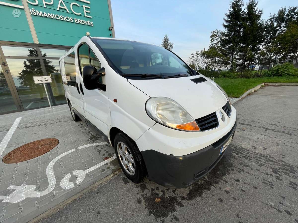 Renault Trafic 2007 — салон