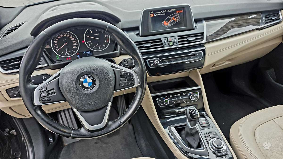 BMW 216 2015 — photo 25