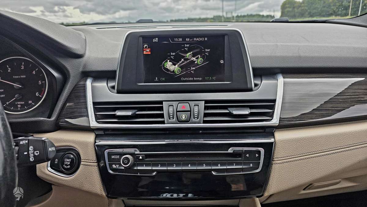 BMW 216 2015 — photo 36