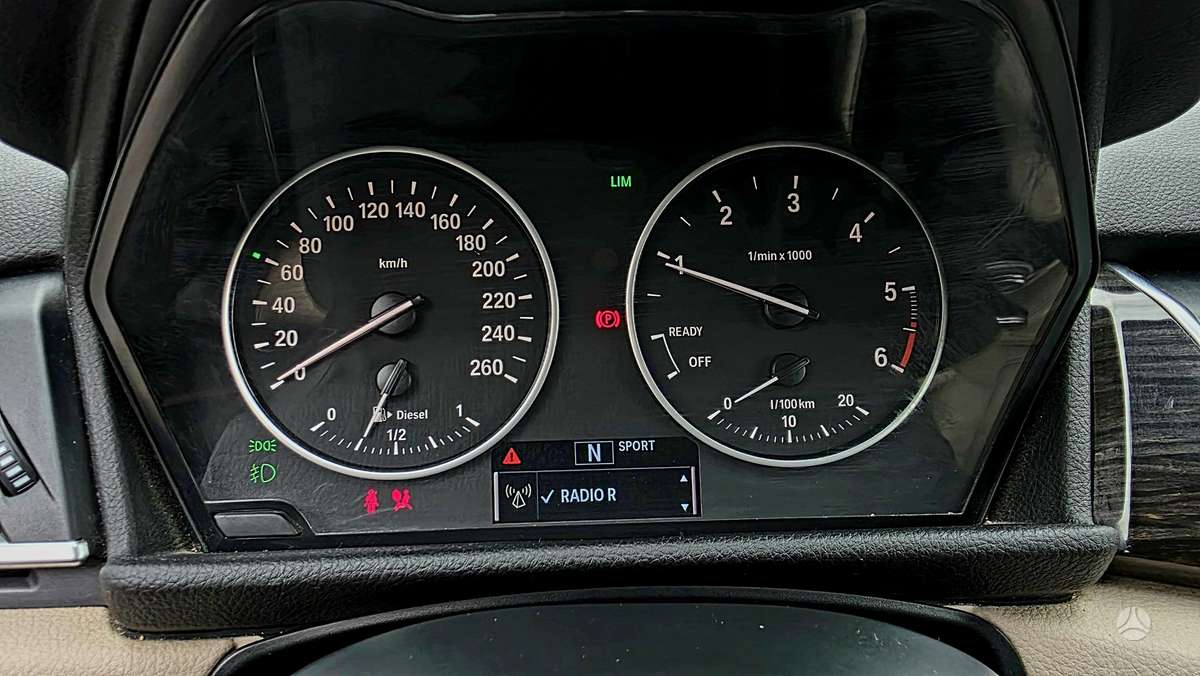 BMW 216 2015 — photo 50