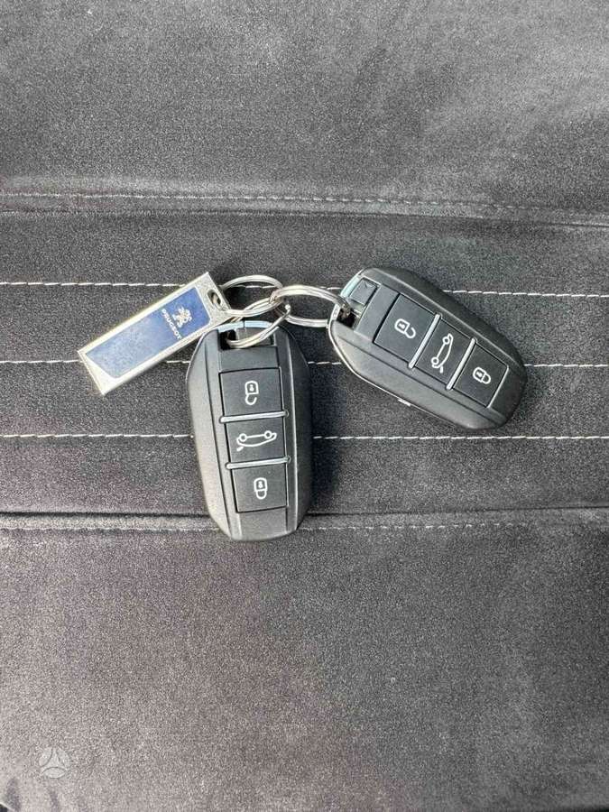 Peugeot 308 2015 — photo 17