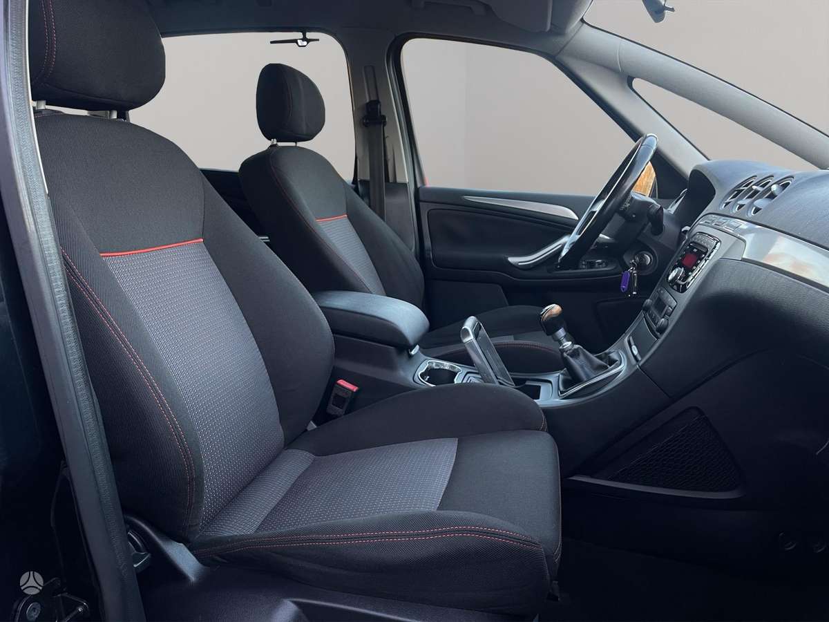 Ford S-MAX 2012 — photo 8