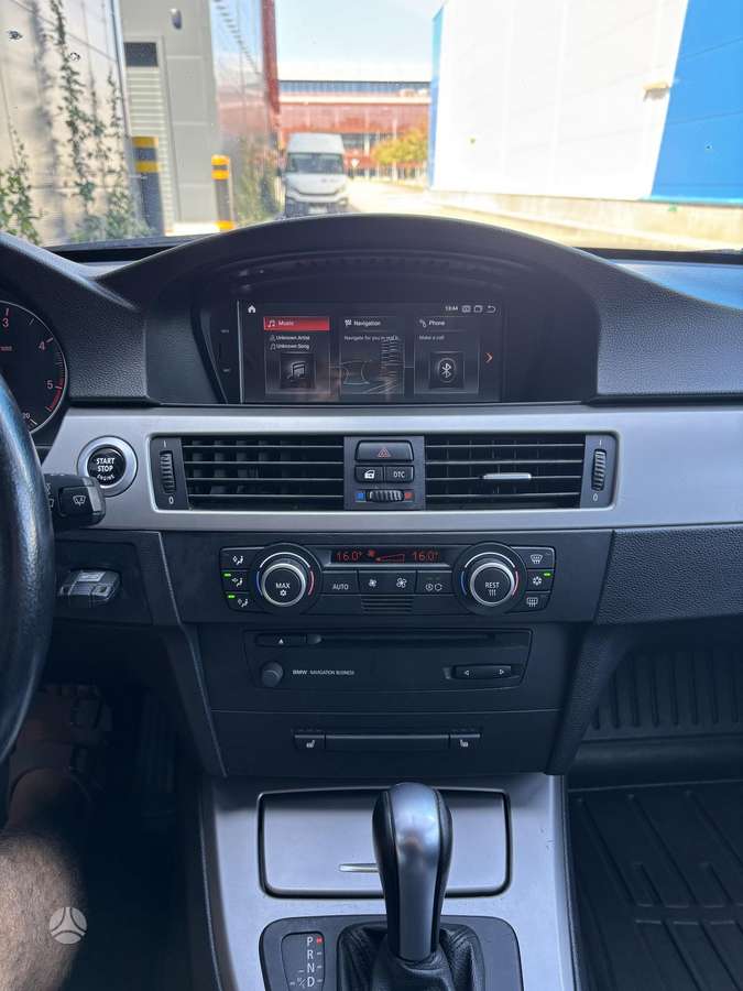 BMW 320 2007 — photo 18