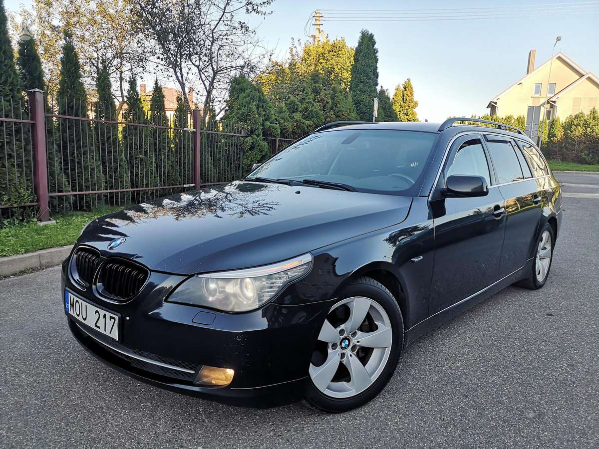 BMW 530 2007 — вигляд ззаду