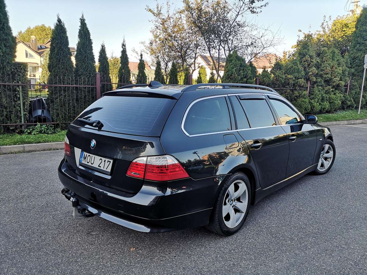 BMW 530 2007 — салон