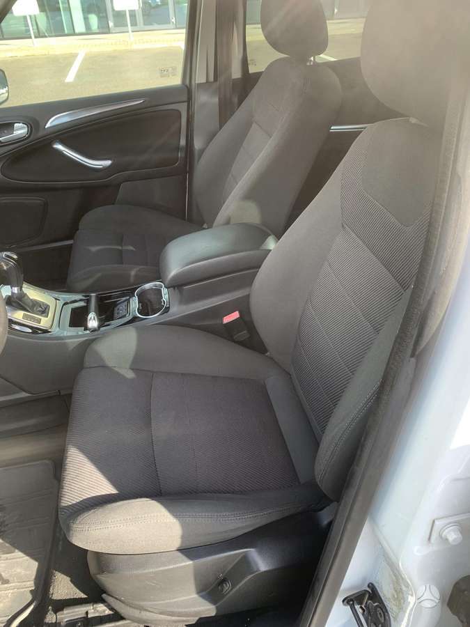 Ford S-MAX 2011 — photo 11