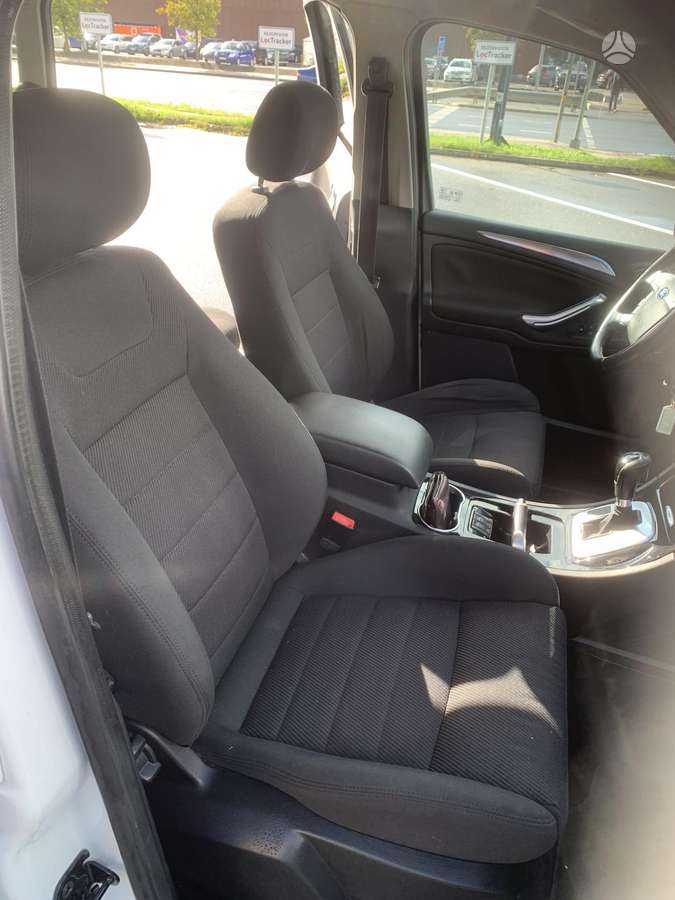 Ford S-MAX 2011 — photo 13