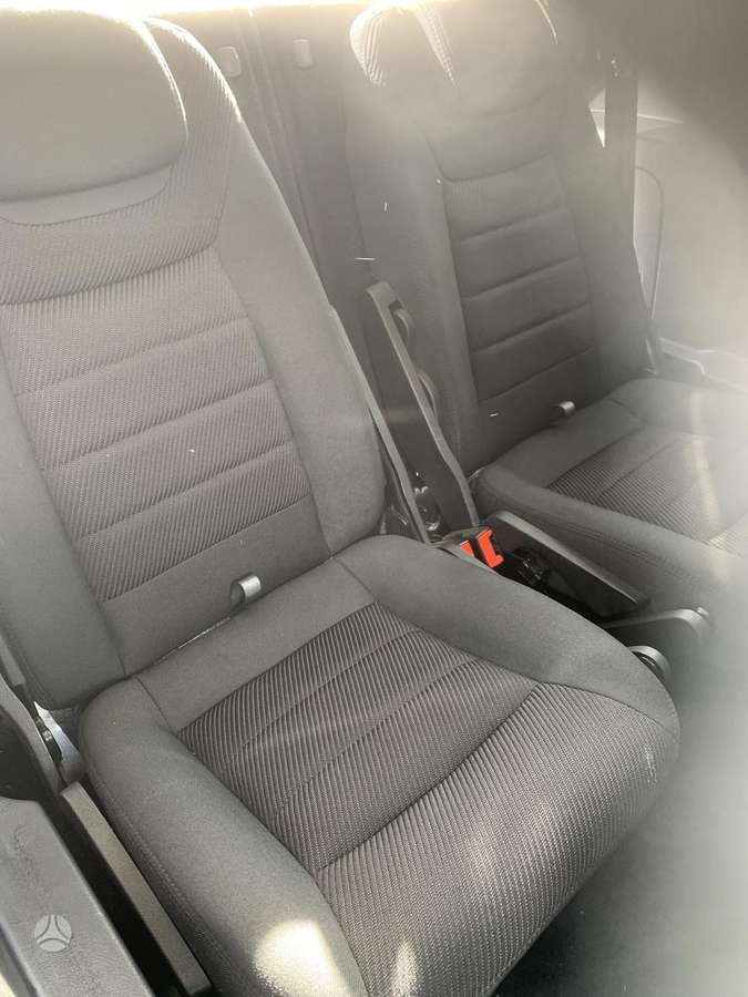 Ford S-MAX 2011 — photo 16