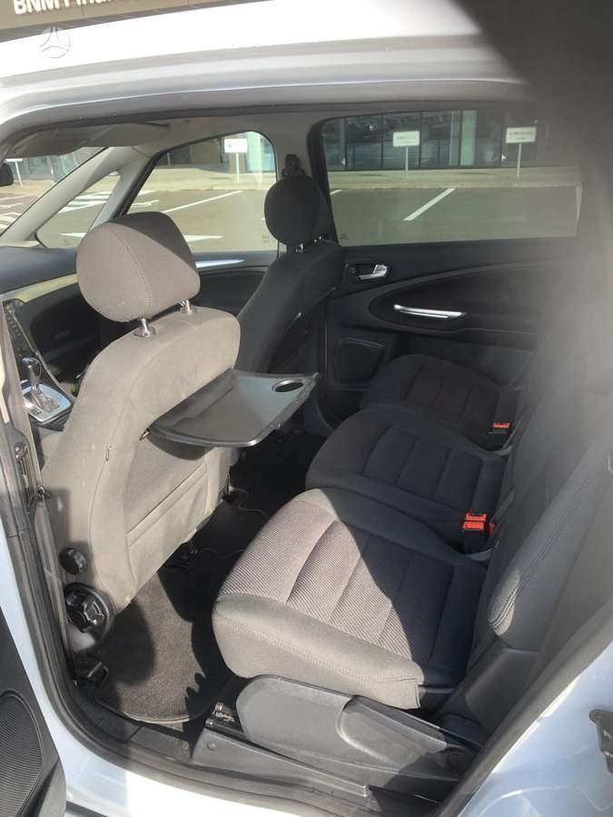 Ford S-MAX 2011 — photo 17
