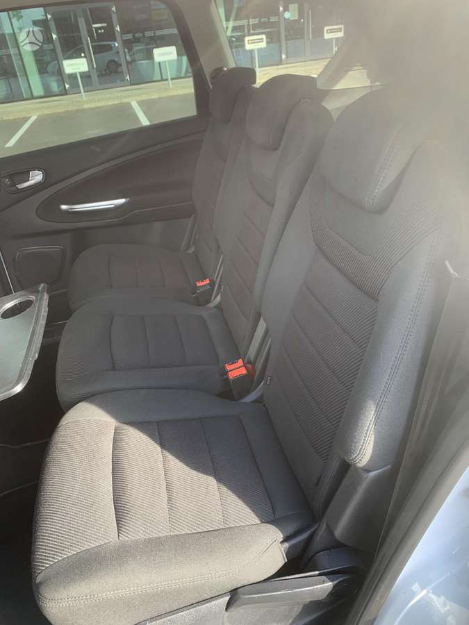 Ford S-MAX 2011 — photo 18