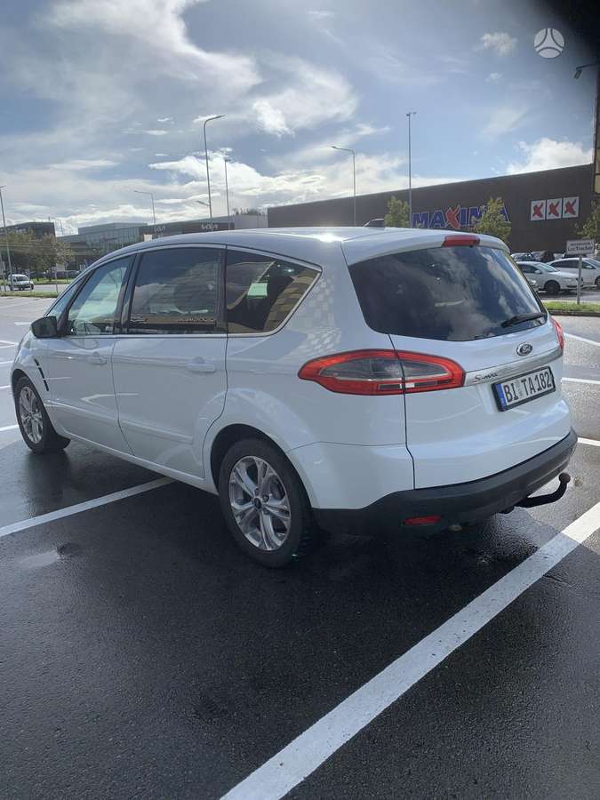 Ford S-MAX 2011 — rear view
