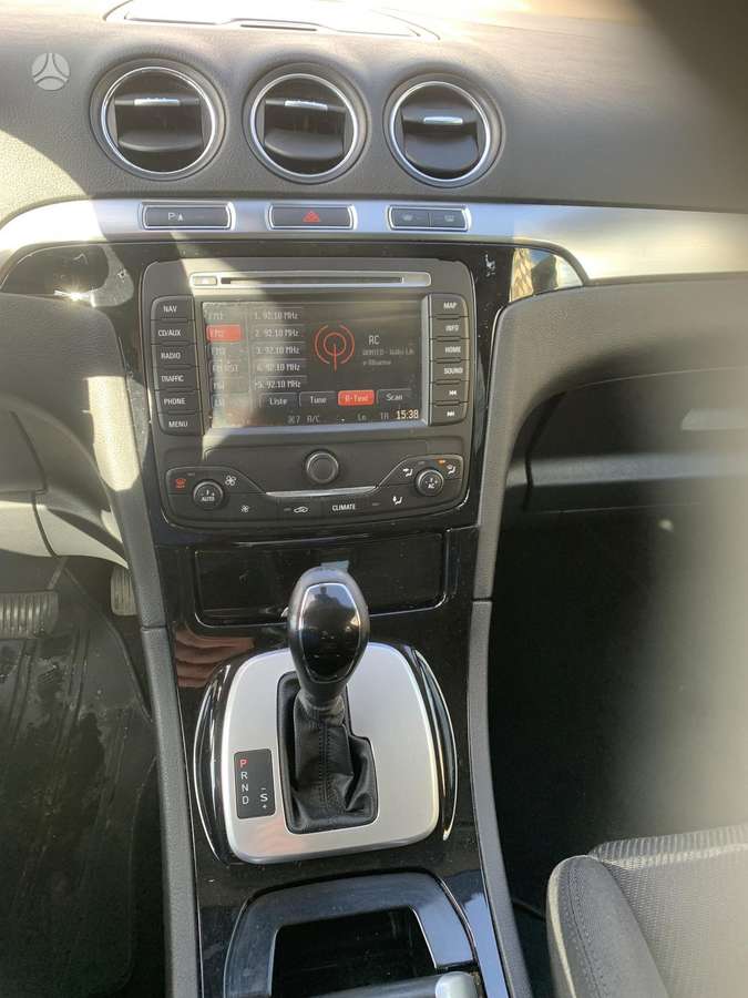 Ford S-MAX 2011 — photo 9