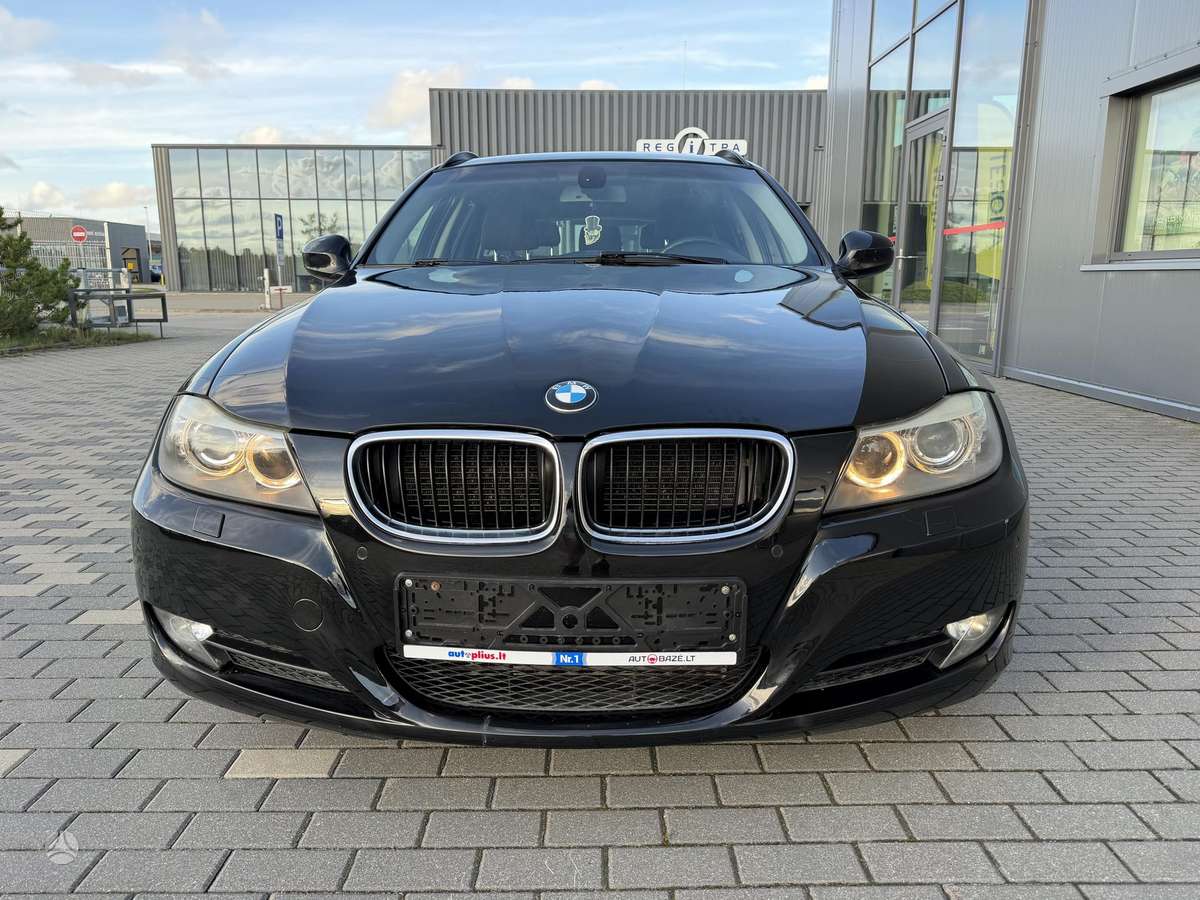 BMW 318 2011 — photo 5