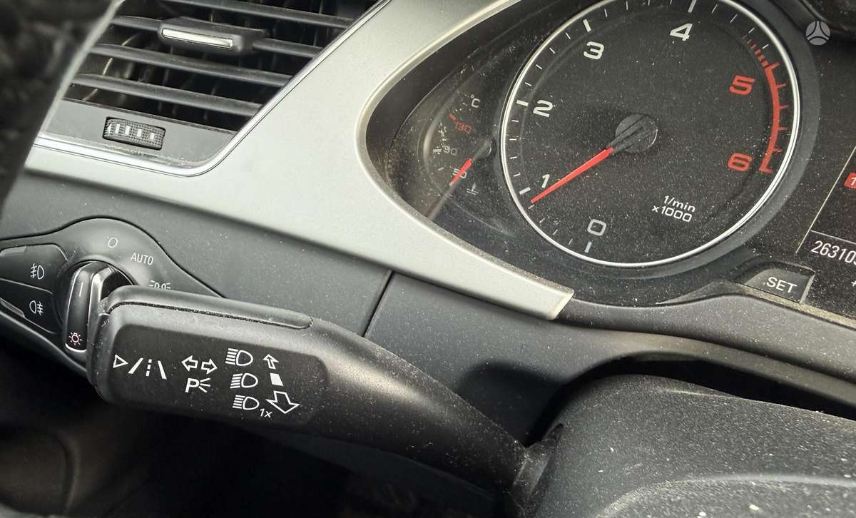 Audi A4 2011 — photo 10