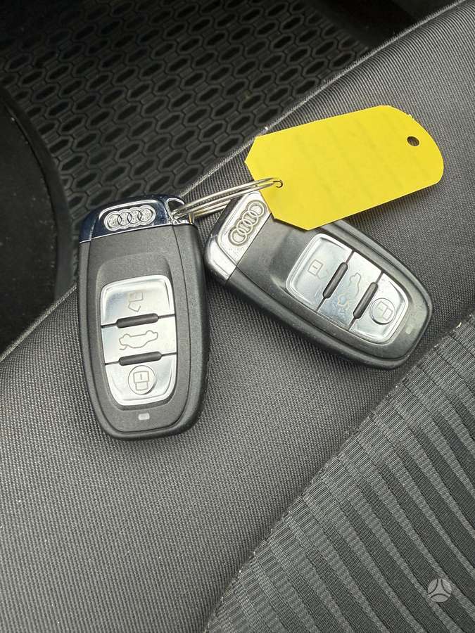 Audi A4 2011 — photo 13