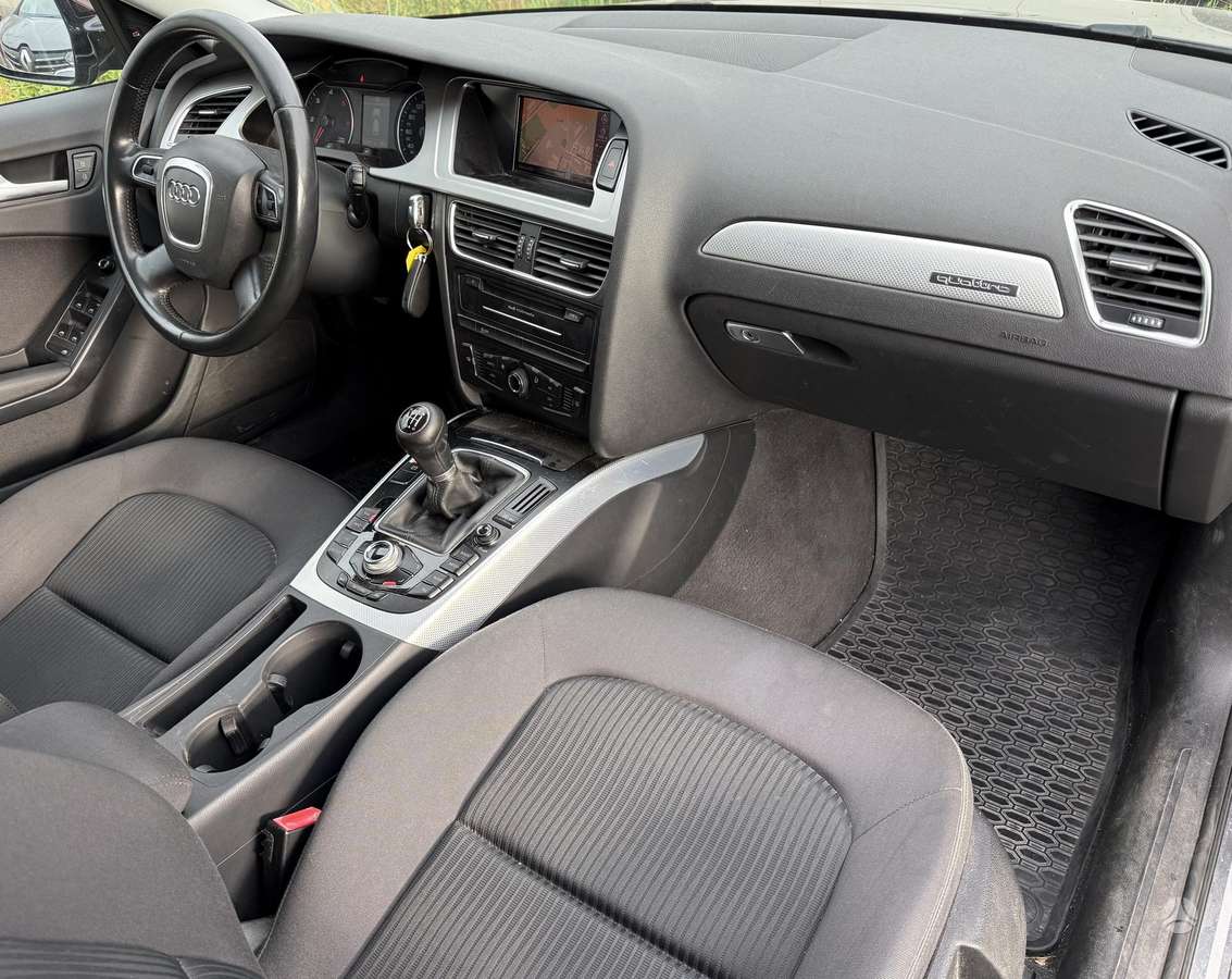 Audi A4 2011 — photo 5