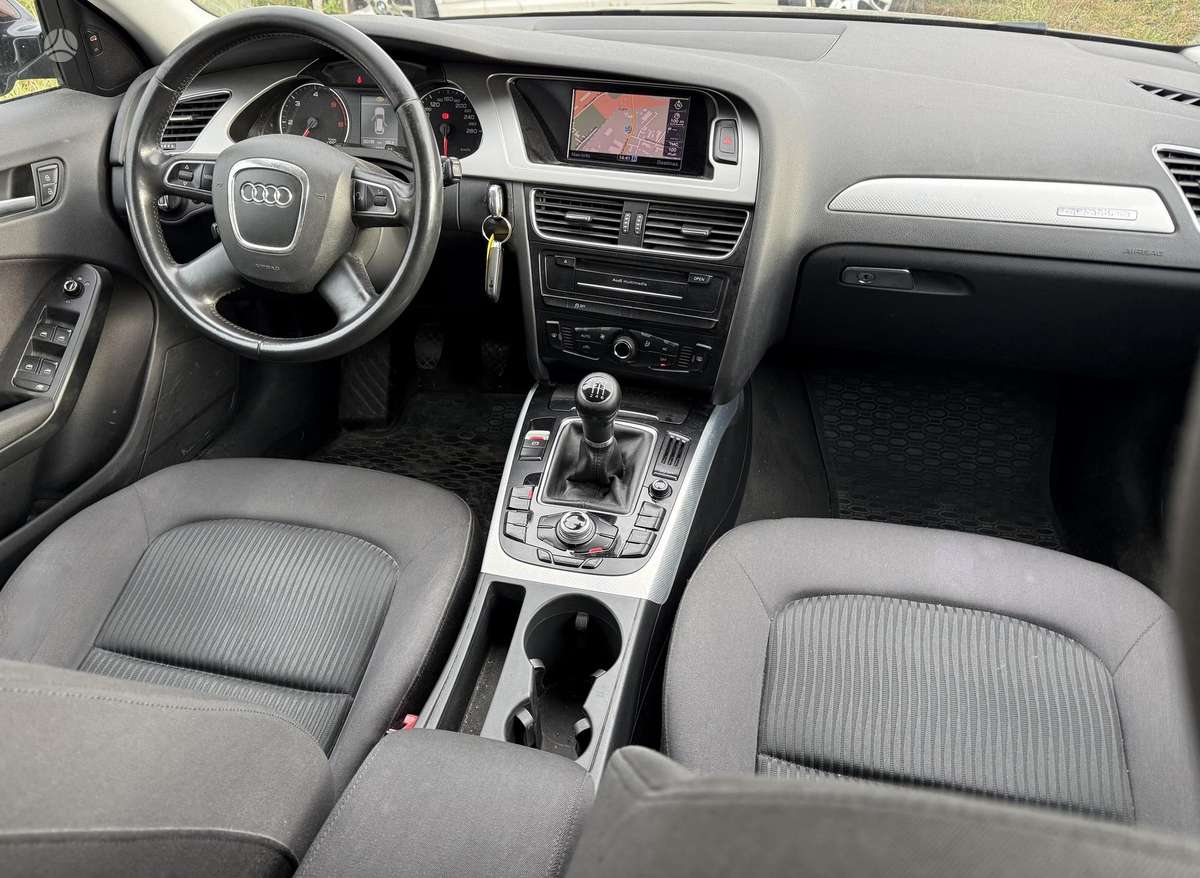 Audi A4 2011 — photo 6