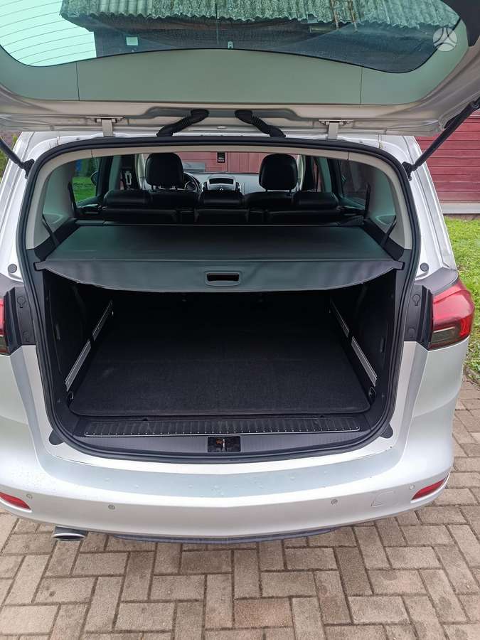 Opel Zafira 2012 — photo 12