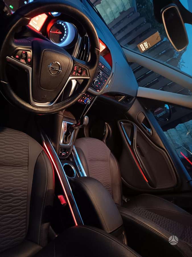 Opel Zafira 2012 — photo 13
