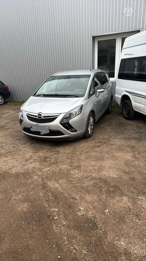 Opel Zafira 2012 — engine 1956 cm³, 165 HP (121kW)