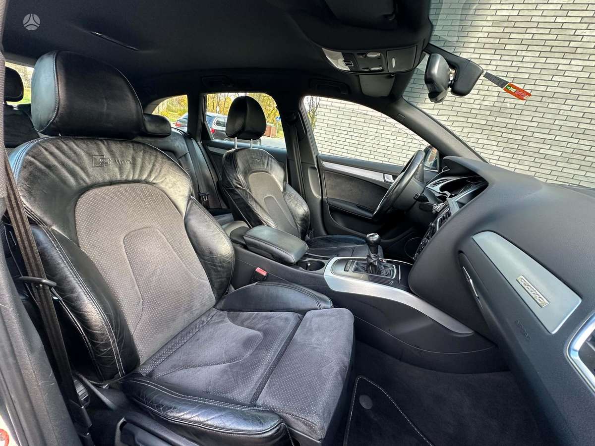 Audi A4 2009 — photo 11
