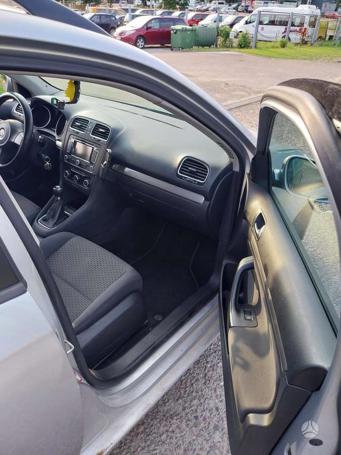 Volkswagen Golf 2010 — photo 12