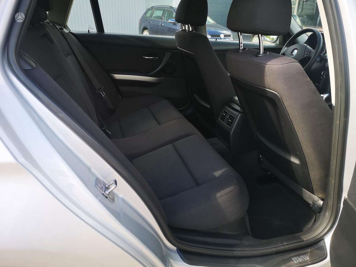 BMW 318 2012 — photo 13