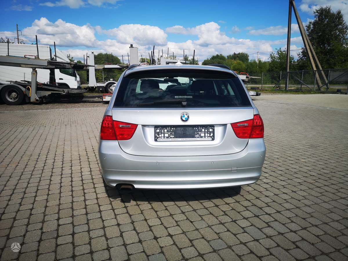 BMW 318 2012 — photo 15