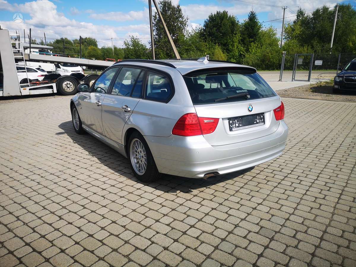 BMW 318 2012 — photo 6