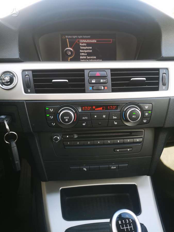 BMW 318 2012 — photo 8
