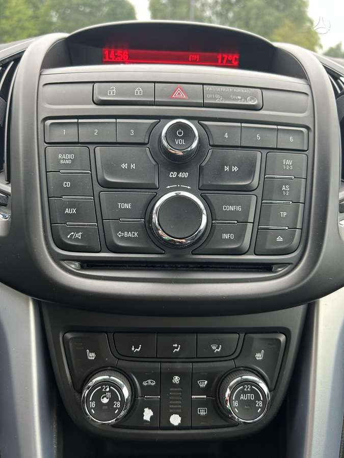 Opel Zafira 2013 — photo 11