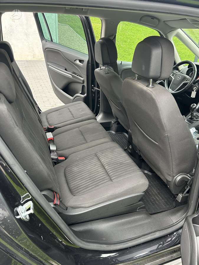 Opel Zafira 2013 — photo 12